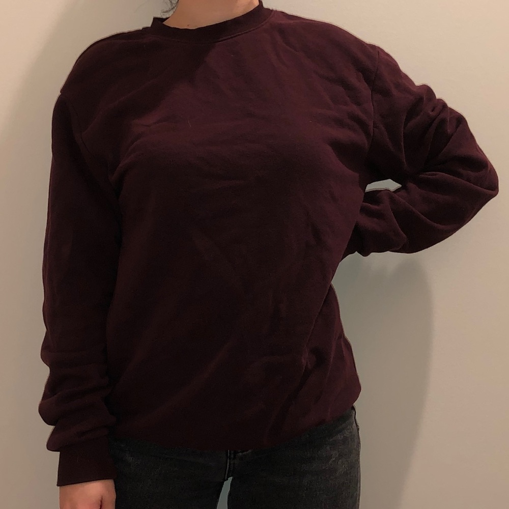 H&M “Divided” Long-Sleeve Burgundy Sweatshirt